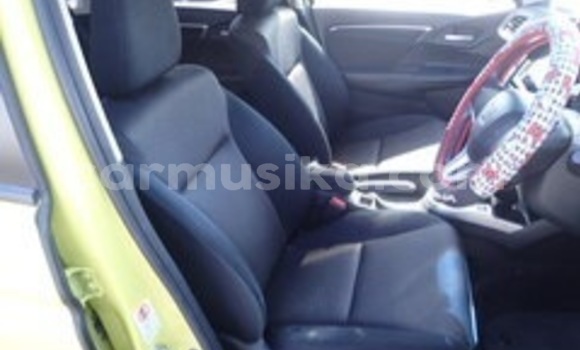 Acheter Occasion Voiture Honda Fit Vert à Beitbridge, Matabeleland South Acheter Occasion Voiture Honda Fit Vert à Beitbridge, Matabeleland South