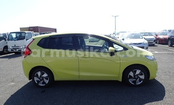 Acheter Occasion Voiture Honda Fit Vert à Beitbridge, Matabeleland South Acheter Occasion Voiture Honda Fit Vert à Beitbridge, Matabeleland South