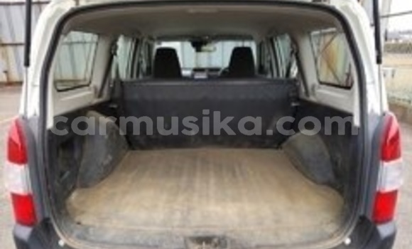 Acheter Occasion Voiture Toyota Probox Blanc à Beitbridge, Matabeleland South Acheter Occasion Voiture Toyota Probox Blanc à Beitbridge, Matabeleland South