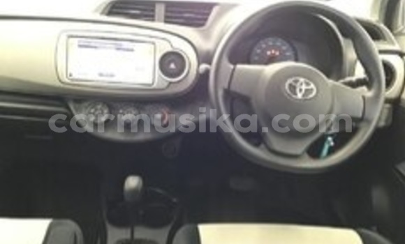 Acheter Occasion Voiture Toyota Vitz Gris à Beitbridge, Matabeleland South Acheter Occasion Voiture Toyota Vitz Gris à Beitbridge, Matabeleland South