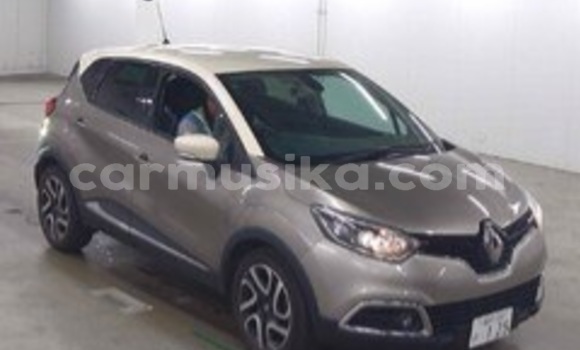 Nunua Ilio tumika Renault Captur Fedha Gari ndani ya Beitbridge nchini Matabeleland Kusini Nunua Ilio tumika Renault Captur Fedha Gari ndani ya Beitbridge nchini Matabeleland Kusini