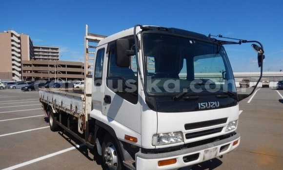 Buy Used Isuzu Trooper White Car in Beitbridge in Matabeleland South