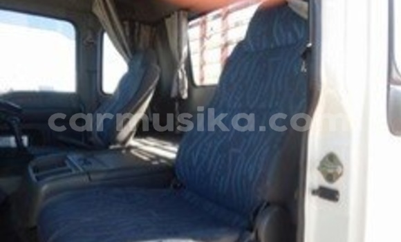 Nunua Ilio tumika Isuzu Trooper Nyeupe Gari ndani ya Beitbridge nchini Matabeleland Kusini Nunua Ilio tumika Isuzu Trooper Nyeupe Gari ndani ya Beitbridge nchini Matabeleland Kusini