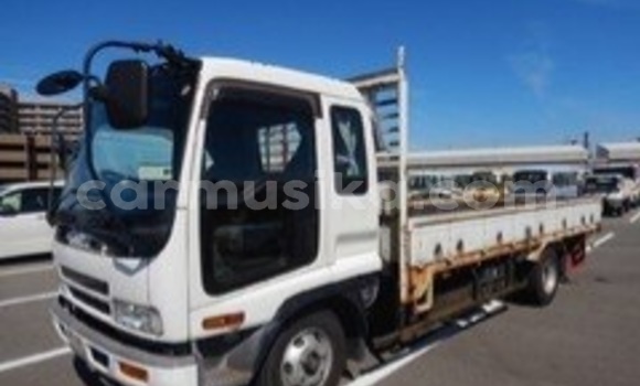 Nunua Ilio tumika Isuzu Trooper Nyeupe Gari ndani ya Beitbridge nchini Matabeleland Kusini Nunua Ilio tumika Isuzu Trooper Nyeupe Gari ndani ya Beitbridge nchini Matabeleland Kusini
