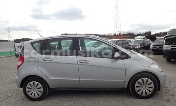 Nunua Ilio tumika Mercedes‒Benz A–Class Fedha Gari ndani ya Beitbridge nchini Matabeleland Kusini Nunua Ilio tumika Mercedes‒Benz A–Class Fedha Gari ndani ya Beitbridge nchini Matabeleland Kusini