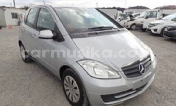 Nunua Ilio tumika Mercedes‒Benz A–Class Fedha Gari ndani ya Beitbridge nchini Matabeleland Kusini Nunua Ilio tumika Mercedes‒Benz A–Class Fedha Gari ndani ya Beitbridge nchini Matabeleland Kusini