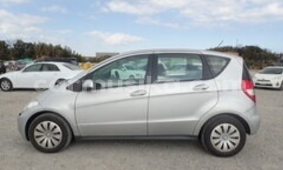 Nunua Ilio tumika Mercedes‒Benz A–Class Fedha Gari ndani ya Beitbridge nchini Matabeleland Kusini Nunua Ilio tumika Mercedes‒Benz A–Class Fedha Gari ndani ya Beitbridge nchini Matabeleland Kusini