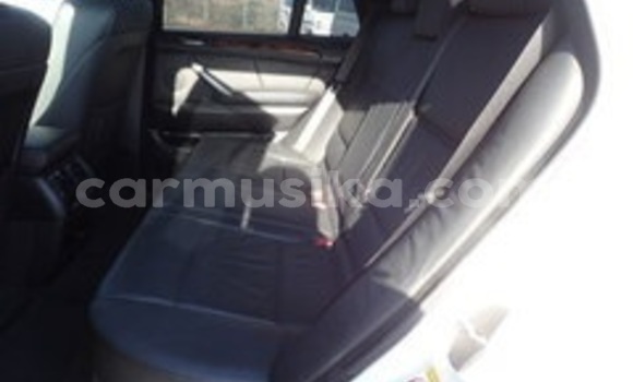 Acheter Occasion Voiture BMW X5 Blanc à Beitbridge, Matabeleland South Acheter Occasion Voiture BMW X5 Blanc à Beitbridge, Matabeleland South