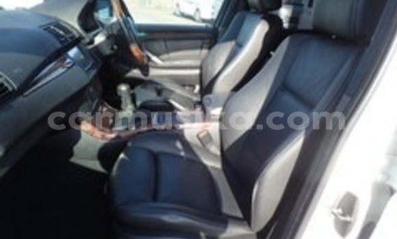 Acheter Occasion Voiture BMW X5 Blanc à Beitbridge, Matabeleland South Acheter Occasion Voiture BMW X5 Blanc à Beitbridge, Matabeleland South