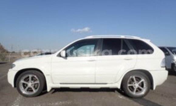 Acheter Occasion Voiture BMW X5 Blanc à Beitbridge, Matabeleland South Acheter Occasion Voiture BMW X5 Blanc à Beitbridge, Matabeleland South