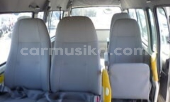 Acheter Occasion Voiture Toyota Hiace Blanc à Beitbridge, Matabeleland South Acheter Occasion Voiture Toyota Hiace Blanc à Beitbridge, Matabeleland South