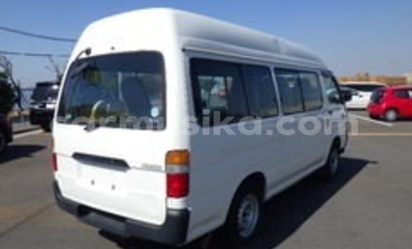 Acheter Occasion Voiture Toyota Hiace Blanc à Beitbridge, Matabeleland South Acheter Occasion Voiture Toyota Hiace Blanc à Beitbridge, Matabeleland South