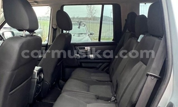 Nunua Ilio tumika Land Rover Discovery Fedha Gari ndani ya Beitbridge nchini Matabeleland Kusini Nunua Ilio tumika Land Rover Discovery Fedha Gari ndani ya Beitbridge nchini Matabeleland Kusini