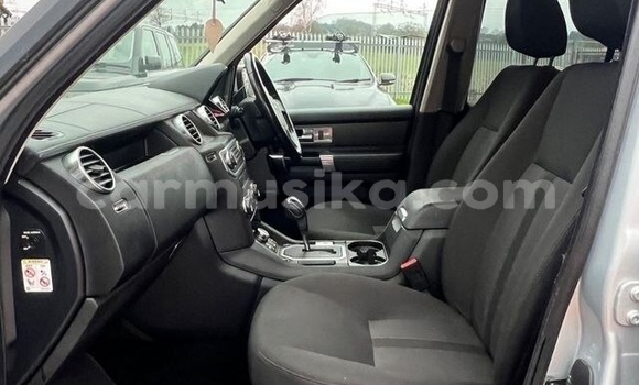 Nunua Ilio tumika Land Rover Discovery Fedha Gari ndani ya Beitbridge nchini Matabeleland Kusini Nunua Ilio tumika Land Rover Discovery Fedha Gari ndani ya Beitbridge nchini Matabeleland Kusini