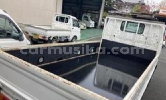 Acheter Occasion Utilitaire Hino 300 Blanc à Beitbridge, Matabeleland South Acheter Occasion Utilitaire Hino 300 Blanc à Beitbridge, Matabeleland South