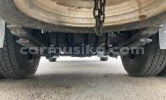 Acheter Occasion Utilitaire Hino 300 Blanc à Beitbridge, Matabeleland South Acheter Occasion Utilitaire Hino 300 Blanc à Beitbridge, Matabeleland South