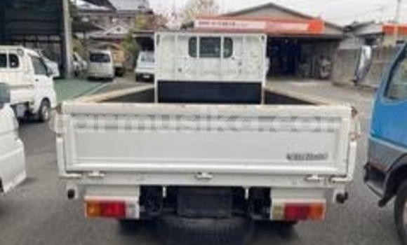 Acheter Occasion Utilitaire Hino 300 Blanc à Beitbridge, Matabeleland South Acheter Occasion Utilitaire Hino 300 Blanc à Beitbridge, Matabeleland South