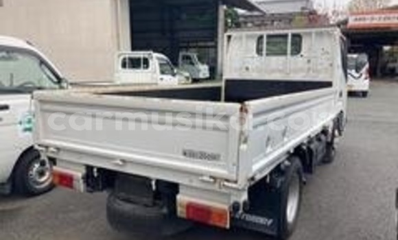 Acheter Occasion Utilitaire Hino 300 Blanc à Beitbridge, Matabeleland South Acheter Occasion Utilitaire Hino 300 Blanc à Beitbridge, Matabeleland South