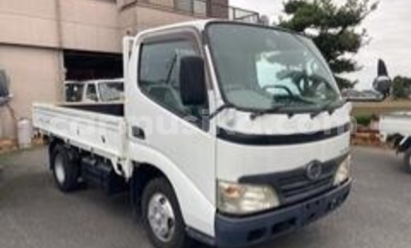 Acheter Occasion Utilitaire Hino 300 Blanc à Beitbridge, Matabeleland South Acheter Occasion Utilitaire Hino 300 Blanc à Beitbridge, Matabeleland South