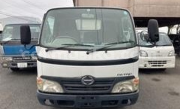 Acheter Occasion Utilitaire Hino 300 Blanc à Beitbridge, Matabeleland South Acheter Occasion Utilitaire Hino 300 Blanc à Beitbridge, Matabeleland South