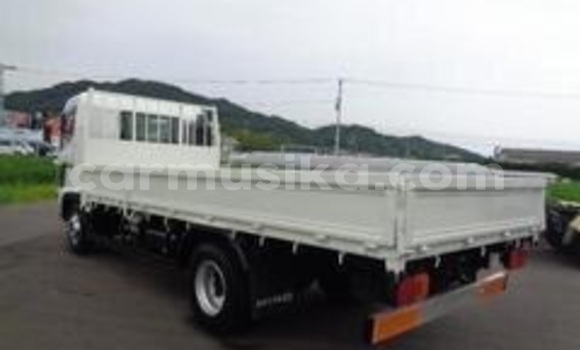 Acheter Occasion Utilitaire Hino 300 Series Blanc à Beitbridge, Matabeleland South Acheter Occasion Utilitaire Hino 300 Series Blanc à Beitbridge, Matabeleland South