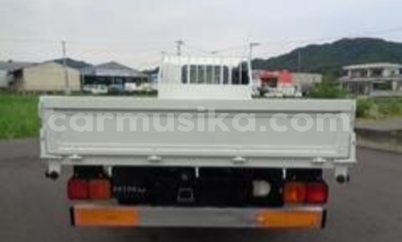 Acheter Occasion Utilitaire Hino 300 Series Blanc à Beitbridge, Matabeleland South Acheter Occasion Utilitaire Hino 300 Series Blanc à Beitbridge, Matabeleland South