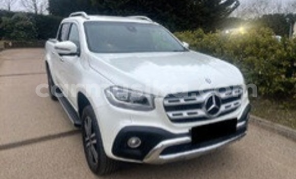 Tenga Tsaru Mercedes‒Benz X-klasse Concept Sirivha Mota in Beitbridge in Matabeleland South