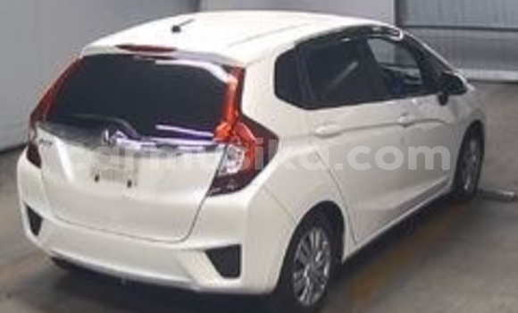 Acheter Occasion Voiture Honda Fit Blanc à Beitbridge, Matabeleland South Acheter Occasion Voiture Honda Fit Blanc à Beitbridge, Matabeleland South