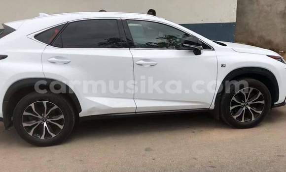 Nunua Ilio tumika Lexus LX Nyeupe Gari ndani ya Gokwe nchini Midlands Nunua Ilio tumika Lexus LX Nyeupe Gari ndani ya Gokwe nchini Midlands