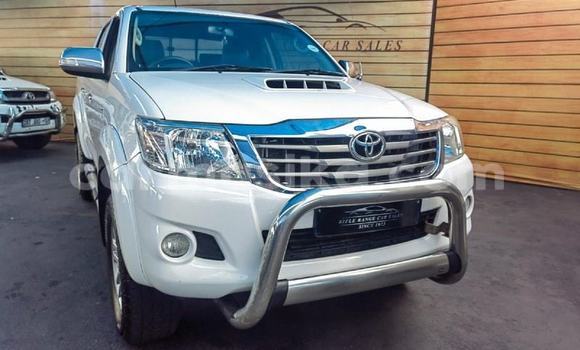 Acheter Occasion Voiture Toyota Hilux Blanc à Beitbridge, Matabeleland South Acheter Occasion Voiture Toyota Hilux Blanc à Beitbridge, Matabeleland South