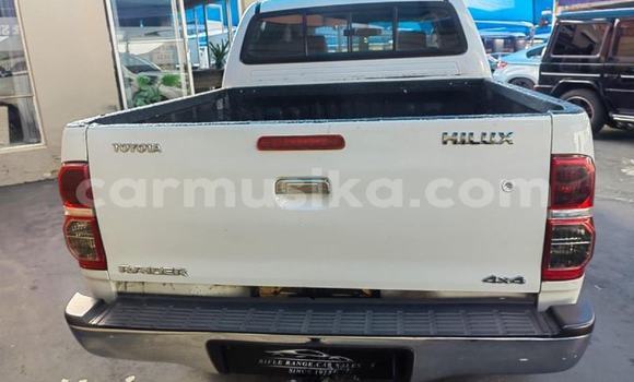 Acheter Occasion Voiture Toyota Hilux Blanc à Beitbridge, Matabeleland South Acheter Occasion Voiture Toyota Hilux Blanc à Beitbridge, Matabeleland South