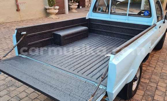 Nunua Ilio tumika Toyota Hilux Bluu Gari ndani ya Beitbridge nchini Matabeleland Kusini Nunua Ilio tumika Toyota Hilux Bluu Gari ndani ya Beitbridge nchini Matabeleland Kusini