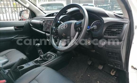 Acheter Occasion Voiture Toyota Hilux Blanc à Beitbridge, Matabeleland South Acheter Occasion Voiture Toyota Hilux Blanc à Beitbridge, Matabeleland South