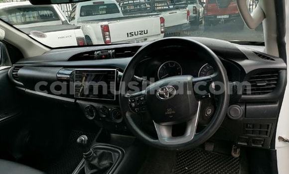 Acheter Occasion Voiture Toyota Hilux Blanc à Beitbridge, Matabeleland South Acheter Occasion Voiture Toyota Hilux Blanc à Beitbridge, Matabeleland South