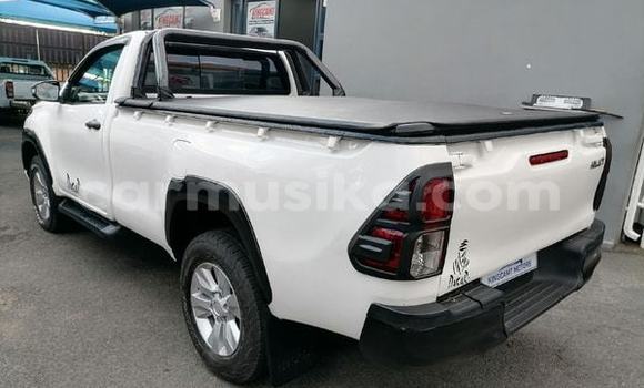 Acheter Occasion Voiture Toyota Hilux Blanc à Beitbridge, Matabeleland South Acheter Occasion Voiture Toyota Hilux Blanc à Beitbridge, Matabeleland South