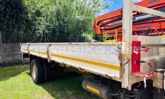 Buy Used Nissan UD White Truck in Beitbridge in Matabeleland South Buy Used Nissan UD White Truck in Beitbridge in Matabeleland South