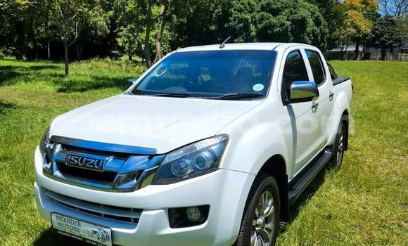 Buy Used Isuzu KB White Car in Beitbridge in Matabeleland South