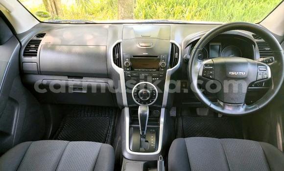 Acheter Occasion Voiture Isuzu KB Blanc à Beitbridge, Matabeleland South Acheter Occasion Voiture Isuzu KB Blanc à Beitbridge, Matabeleland South