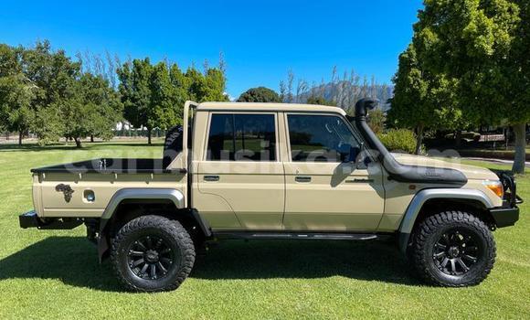 Nunua Ilio tumika Toyota Land Cruiser Nyeupe Gari ndani ya Beitbridge nchini Matabeleland Kusini Nunua Ilio tumika Toyota Land Cruiser Nyeupe Gari ndani ya Beitbridge nchini Matabeleland Kusini
