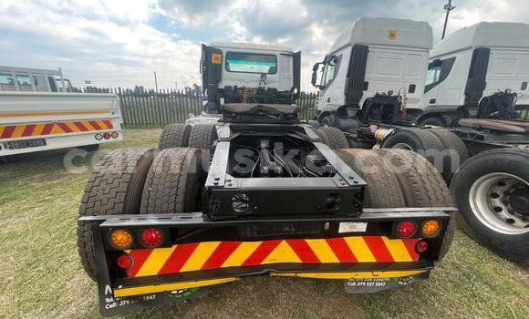 Acheter Occasion Utilitaire Nissan UD Blanc à Beitbridge, Matabeleland South Acheter Occasion Utilitaire Nissan UD Blanc à Beitbridge, Matabeleland South