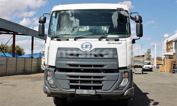 Acheter Occasion Utilitaire Nissan UD Blanc à Bulawayo, Bulawayo Acheter Occasion Utilitaire Nissan UD Blanc à Bulawayo, Bulawayo