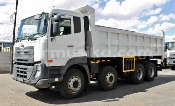 Acheter Occasion Utilitaire Nissan UD Blanc à Bulawayo, Bulawayo Acheter Occasion Utilitaire Nissan UD Blanc à Bulawayo, Bulawayo