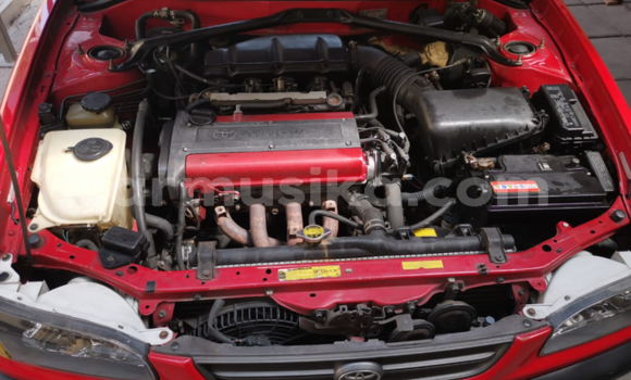 Acheter Occasion Voiture Toyota Corolla Rouge à Beitbridge, Matabeleland South Acheter Occasion Voiture Toyota Corolla Rouge à Beitbridge, Matabeleland South