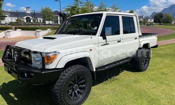 Acheter Occasion Voiture Toyota Land Cruiser Blanc à Beitbridge, Matabeleland South Acheter Occasion Voiture Toyota Land Cruiser Blanc à Beitbridge, Matabeleland South