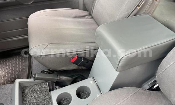 Acheter Occasion Voiture Toyota Land Cruiser Blanc à Beitbridge, Matabeleland South Acheter Occasion Voiture Toyota Land Cruiser Blanc à Beitbridge, Matabeleland South