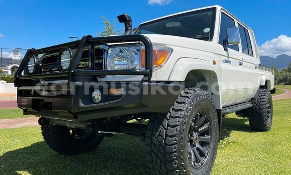 Acheter Occasion Voiture Toyota Land Cruiser Blanc à Beitbridge, Matabeleland South Acheter Occasion Voiture Toyota Land Cruiser Blanc à Beitbridge, Matabeleland South