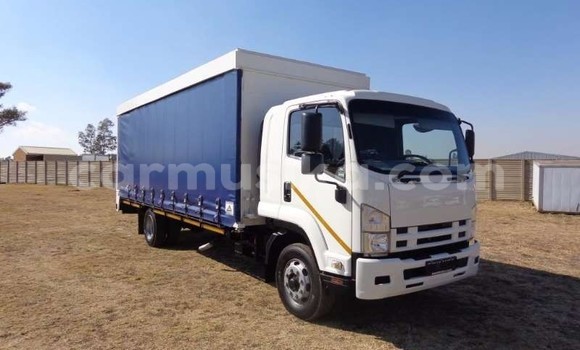 Acheter Occasion Utilitaire Isuzu FTR 850 Blanc à Beitbridge, Matabeleland South Acheter Occasion Utilitaire Isuzu FTR 850 Blanc à Beitbridge, Matabeleland South