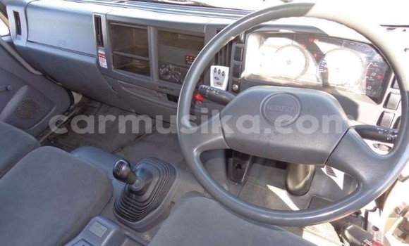 Acheter Occasion Utilitaire Isuzu FTR 850 Blanc à Beitbridge, Matabeleland South Acheter Occasion Utilitaire Isuzu FTR 850 Blanc à Beitbridge, Matabeleland South