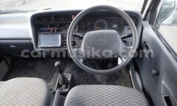 Acheter Occasion Voiture Toyota Hiace Blanc à Beitbridge, Matabeleland South Acheter Occasion Voiture Toyota Hiace Blanc à Beitbridge, Matabeleland South