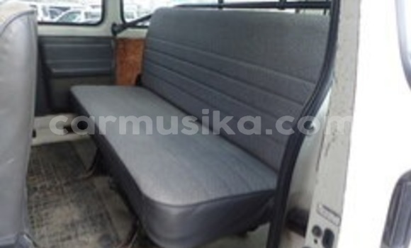 Acheter Occasion Voiture Toyota Hiace Blanc à Beitbridge, Matabeleland South Acheter Occasion Voiture Toyota Hiace Blanc à Beitbridge, Matabeleland South